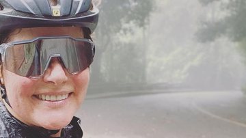 Renata Ceribelli pedala nas montanhas e manda recado - Reprodução/Instagram