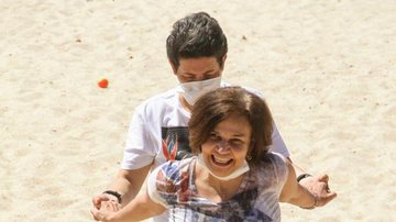 Claudia Rodrigues é flagrada se exercitando na praia - Daniel Delmiro / AgNews