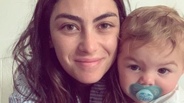 Mariana Uhlmann encanta ao mostrar o filho caçula dormindo no colo do pai, Felipe Simas - Reprodução/Instagram