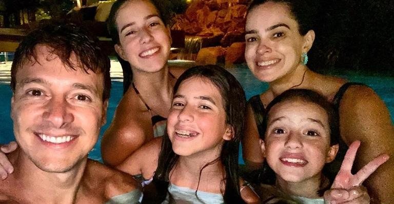 Rodrigo Faro curte piscina ao lado da esposa e filhas - Reprodução/Instagram