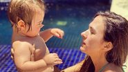 Tatá Werneck curte piscina ao lado da filha, Clara Maria - Reprodução/Instagram