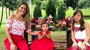 Em clima de Natal, Ticiane Pinheiro posa com as duas filhas - Reprodução/Instagram