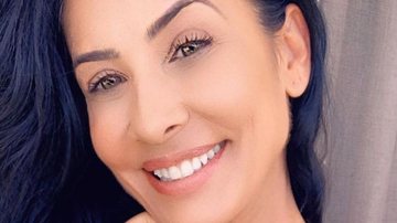 Scheila Carvalho renova o bronzeado com biquíni fio dental - Reprodução/Instagram