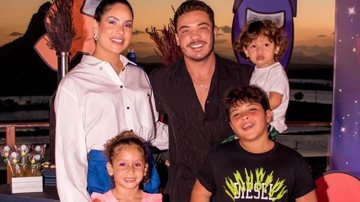 Wesley Safadão encanta fãs ao posar coladinho a família - Reprodução/Instagram