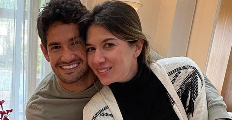 Em clima de Natal, Pato posa com Rebeca Abravanel e encanta - Reprodução/Instagram