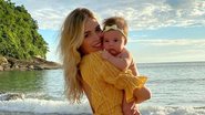 Carol Dias se declara ao posar com a filha, Esther, no colo - Reprodução/Instagram