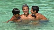Marcio Garcia aproveita piscina com os filhos, Felipe e João - Reprodução/Instagram