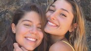Sasha Meneghel posa na praia com amiga e arranca elogios - Reprodução/Instagram