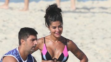 Aline Riscado é flagrada treinando na praia e corpo sarado rouba a cena - Dilson Silva/AgNews