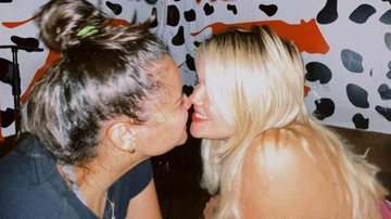 Marcela McGowan e Luiza em clique romântico - Foto/Instagram