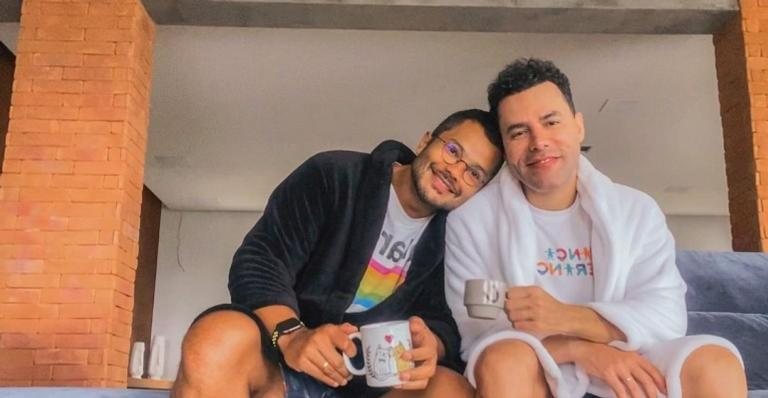 Rodrigo Sant'Anna e Junior Figueiredo em clique romântico - Foto/Instagram