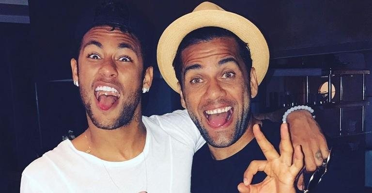 Daniel Alves comemora aniversário de Neymar Jr. - Reprodução/Instagram