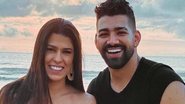 Dilsinho posa na praia com a esposa grávida e encanta web - Reprodução/Instagram