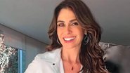 Giovanna Antonelli esbanja beleza e carisma ao posar toda sorridente durante dia de gravações - Reprodução/Instagram