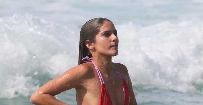 Isabella Santoni impressiona ao exibir corpo sarado em dia de praia - Dilson Silva/AgNews