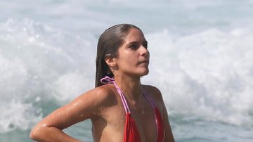 Isabella Santoni impressiona ao exibir corpo sarado em dia de praia - Dilson Silva/AgNews