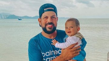 Sorocaba posa ao lado do filho e semelhança impressiona web: - Reprodução/Instagram