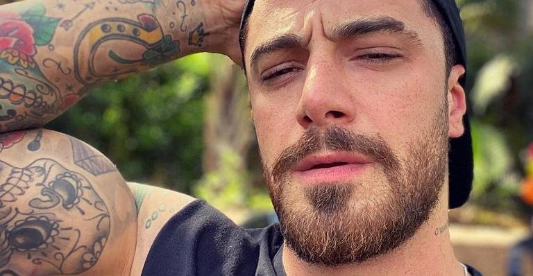 Felipe Titto exibe costas preenchidas por tatuagem enorme - Reprodução/Instagram