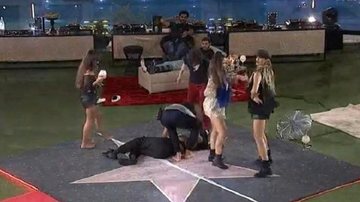 BBB21: Pocah desmaia durante festa da líder Sarah - Reprodução/TV Globo
