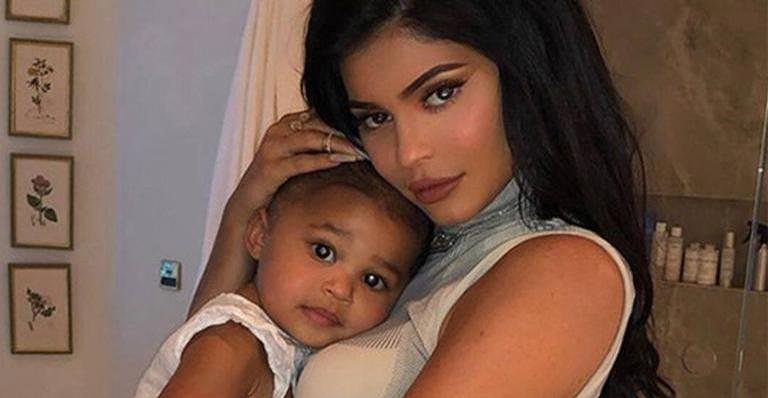 Kylie Jenner encanta ao postar clique da filha toda estilosa - Reprodução/Instagram