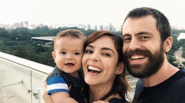 Titi Müller esbanja serenidade ao ser fotografada em lindo cenário, na companhia do marido e do filho - Reprodução/Instagram