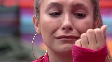 Carla Diaz chora após pegar brothers conversando - Reprodução/TV Globo