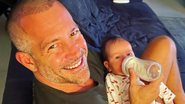 Malvino Salvador encanta web ao posar com o filho, Rayan - Foto/Reprodução Instagram