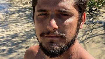 Bruno Gissoni posa sem camisa e deixa a web babando - Reprodução/Instagram