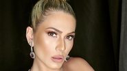 Lívia Andrade surge luxuosa em roupão grifado - Reprodução/Instagram