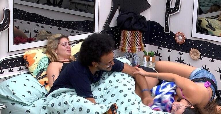 Viih Tube chora e Juliette se diverte com a sister - Reprodução/TV Globo