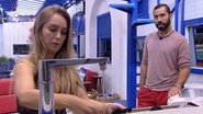 Gilberto e Carla Diaz conversam após volta da atriz do quarto secreto - Reprodução/TV Globo