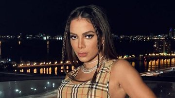 Anitta posa com look praiano e Lipe Ribeiro comenta - Reprodução/Instagram