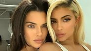 Kylie e Kendall Jenner posam com make bem colorida - Reprodução/Instagram