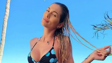 Lívia Andrade esbanja positividade e alto astral ao posar para lindo registro na praia - Reprodução/Instagram