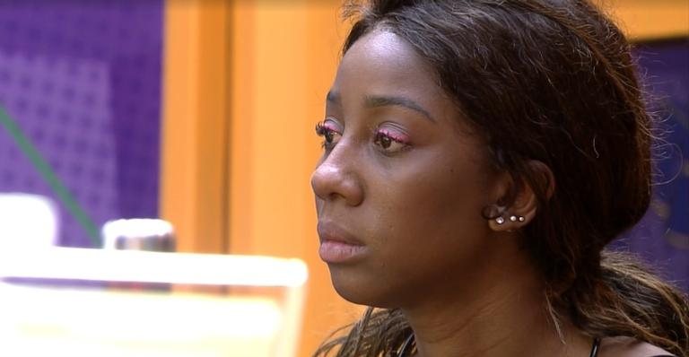 Camilla vai às lágrimas ao lamentar eliminação de Carla - Reprodução/GloboPlay