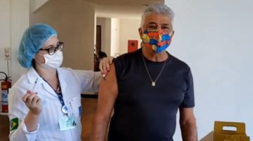 Lulu Santos é vacinado contra Covid-19 - Reprodução/Instagram
