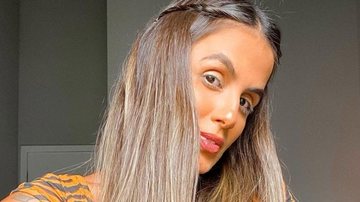 Carol Peixinho empina o bumbum de biquíni fio dental - Reprodução/Instagram