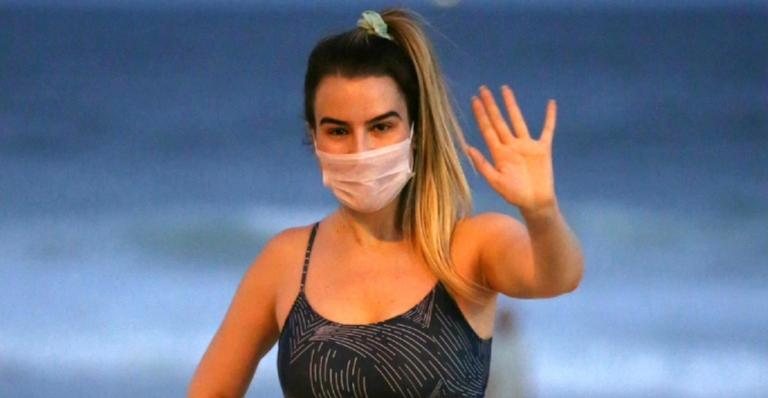 Fernanda Keulla é flagrada se exercitando na praia - Gabriel Rangel / AgNews