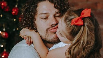 José Loreto descansa na rede com a filha e se derrete - Reprodução/Instagram