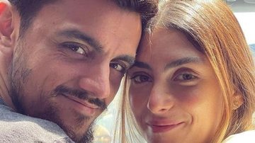 Mariana Uhlmann posa coladinha com o marido, Felipe Simas - Reprodução/Instagram