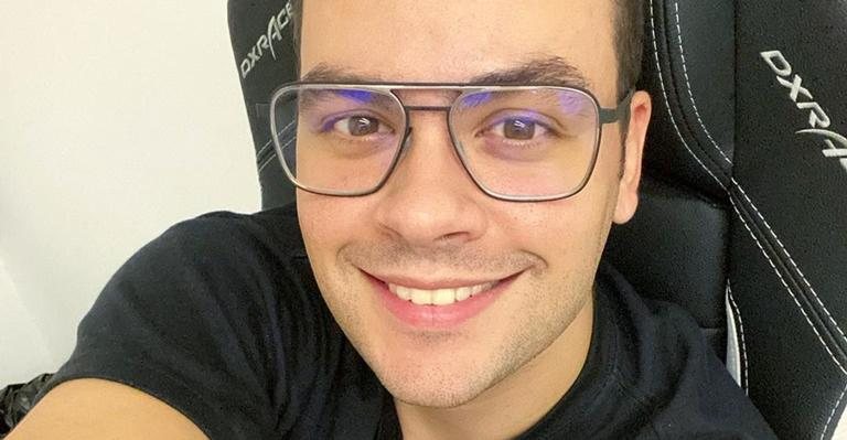 Após 5 meses, Luccas Neto exibe rostinho do filho: ''Lindo'' - Reprodução/Instagram