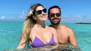 Dani Calabresa surge dando beijão com chantily no namorado - Reprodução/Instagram