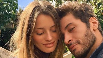 Leandro Lima dá um beijo contemporâneo em Flavia Lucini - Reprodução/Instagram