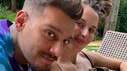 Lorena Carvalho e Lucas Lucco posam agarradinhos com o filho - Reprodução/Instagram