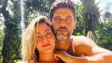 Carol Castro diverte seguidores ao não dispensar as máscaras na hora de trocar beijos com seu amado, Bruno Cabrerizo - Reprodução/Instagram