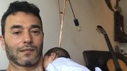 André Rizek posta foto com o filho recém-nascido, Pedro - Reprodução/Instagram