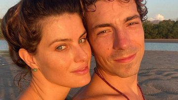 Na praia, Di Ferrero se derrete por Isabeli Fontana - Reprodução/Instagram