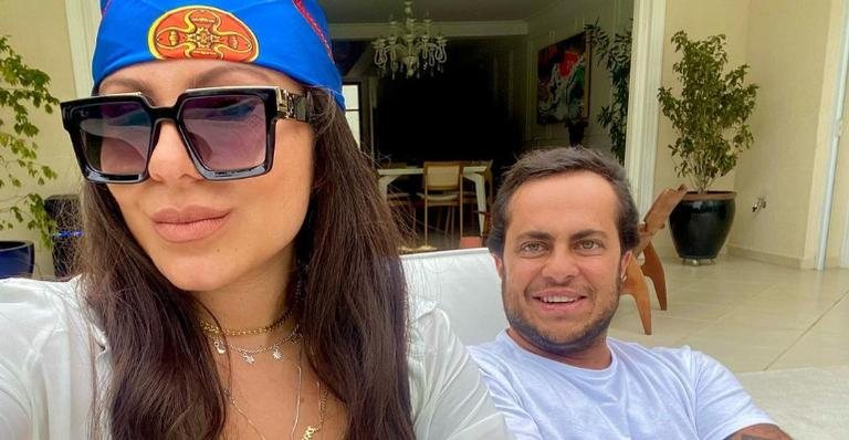 Andressa Ferreira surge sorridente ao lado de Thammy Miranda - Reprodução/Instagram