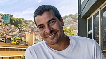 Thiago Martins posa no Vidigal e relembra começo da carreira - Reprodução/Instagram