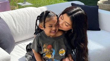 Kylie Jenner encanta web ao compartilhar cliques com a filha - Foto/Instagram